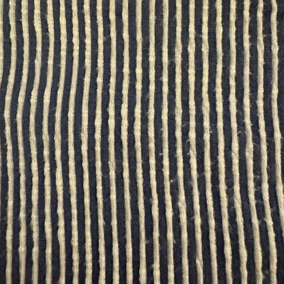 W5 Medium Blue & White w/Stripes Short Sleeve Button-Front Knit Top - EUC - Picture 2 of 4